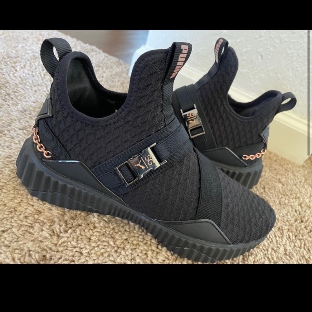 ‼️SALE‼️PUMA DEFY MID BLACK 🖤 Selena Gomez